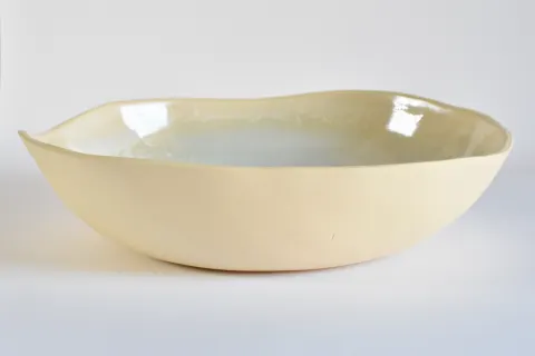 Bol gran Susurro ovalat de vora ondulada, color Cristal